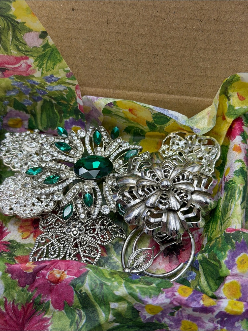 Vintage Brooches Silver tones lot C